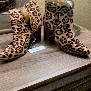 Boots leopard